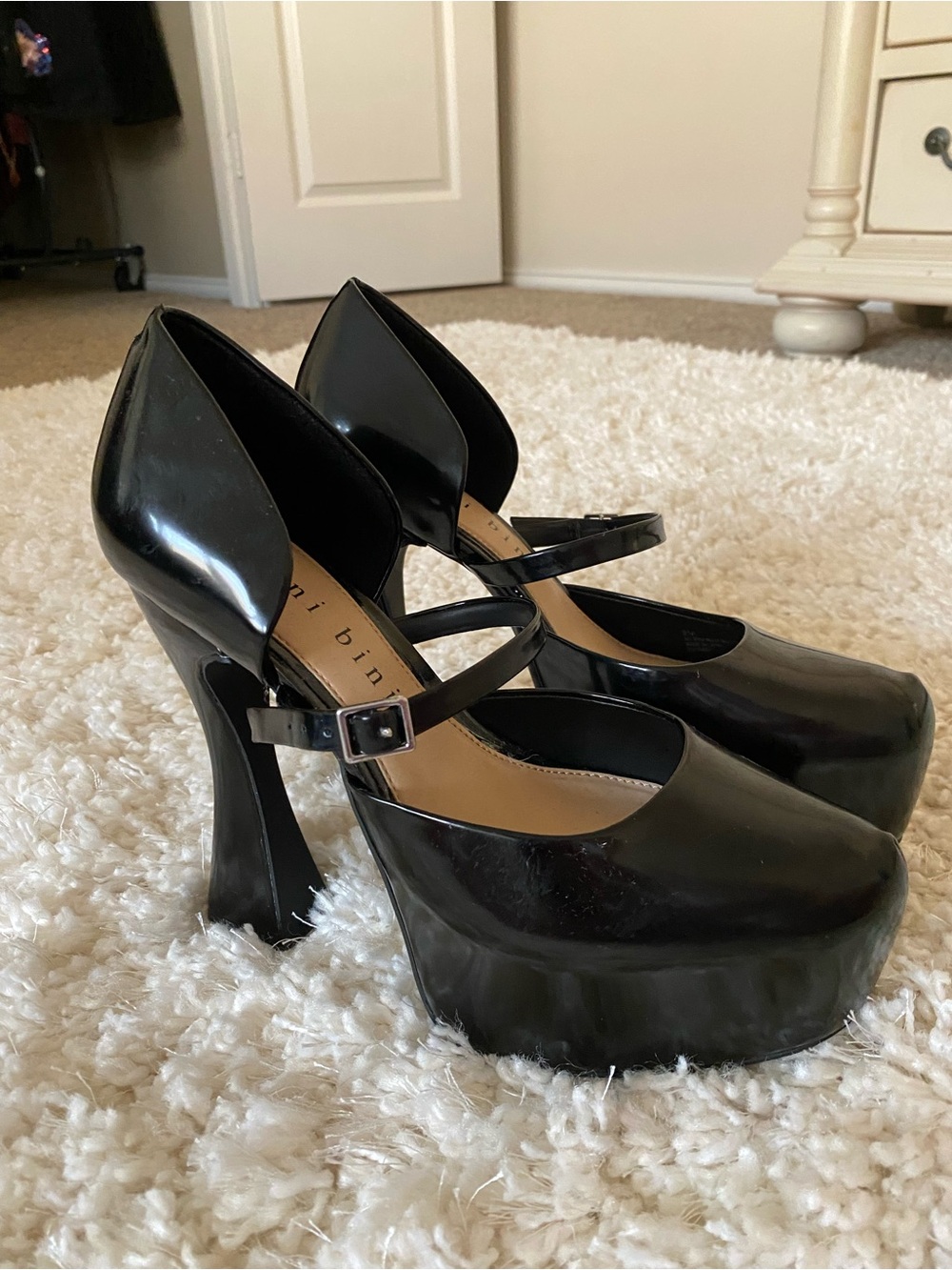 Gianni Bini Quincy Black Mary Jane Platform Heels